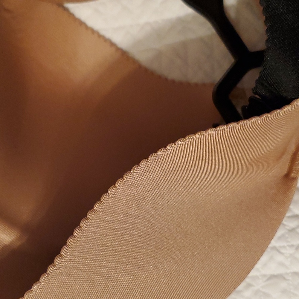 Sophie b. 2 push - up bras - Picture 3 of 7